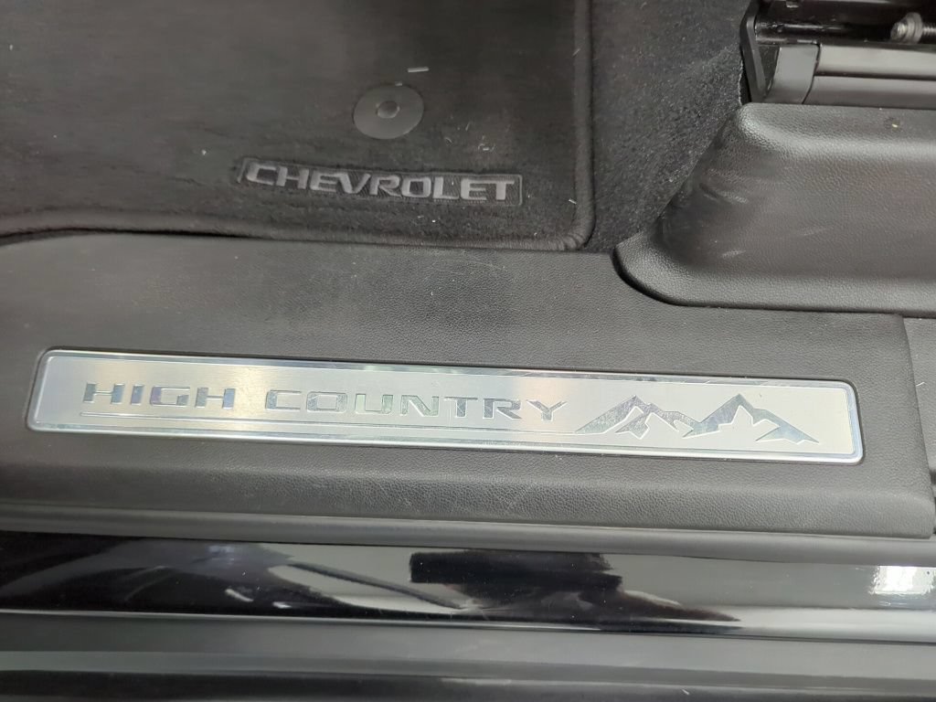 Used 2023 Chevrolet Tahoe High Country AWD/4WD image 34