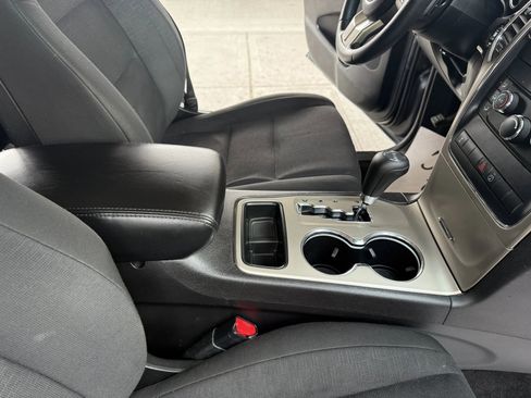 Used 2013 Jeep Grand Cherokee Laredo w/ Laredo E Group image 27