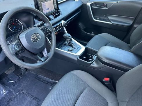 Used 2022 Toyota RAV4 LE image 7