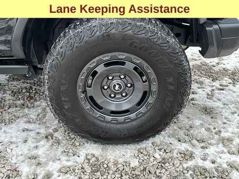 Used 2023 Ford Bronco Everglades image 9