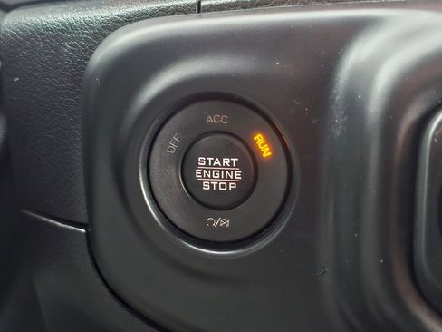 Used 2018 Jeep Wrangler Unlimited Rubicon image 16