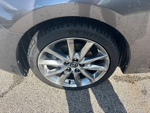 Used 2018 MAZDA MAZDA3 Touring FWD image 17