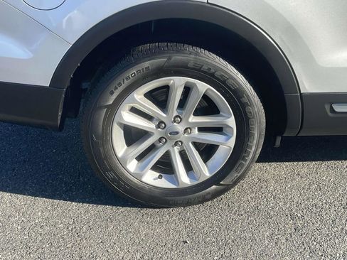 Used 2016 Ford Explorer XLT w/ Equipment Group 202A image 13