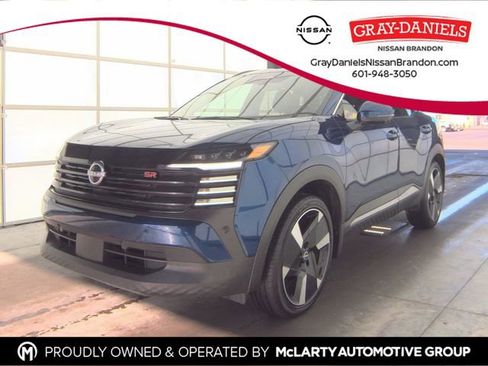 Used 2025 Nissan Kicks SR FWD image 1