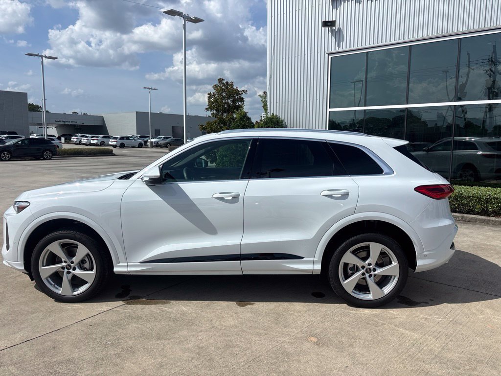 Used 2025 Audi Q5 Premium Plus w/ Premium Plus AWD/4WD image 8