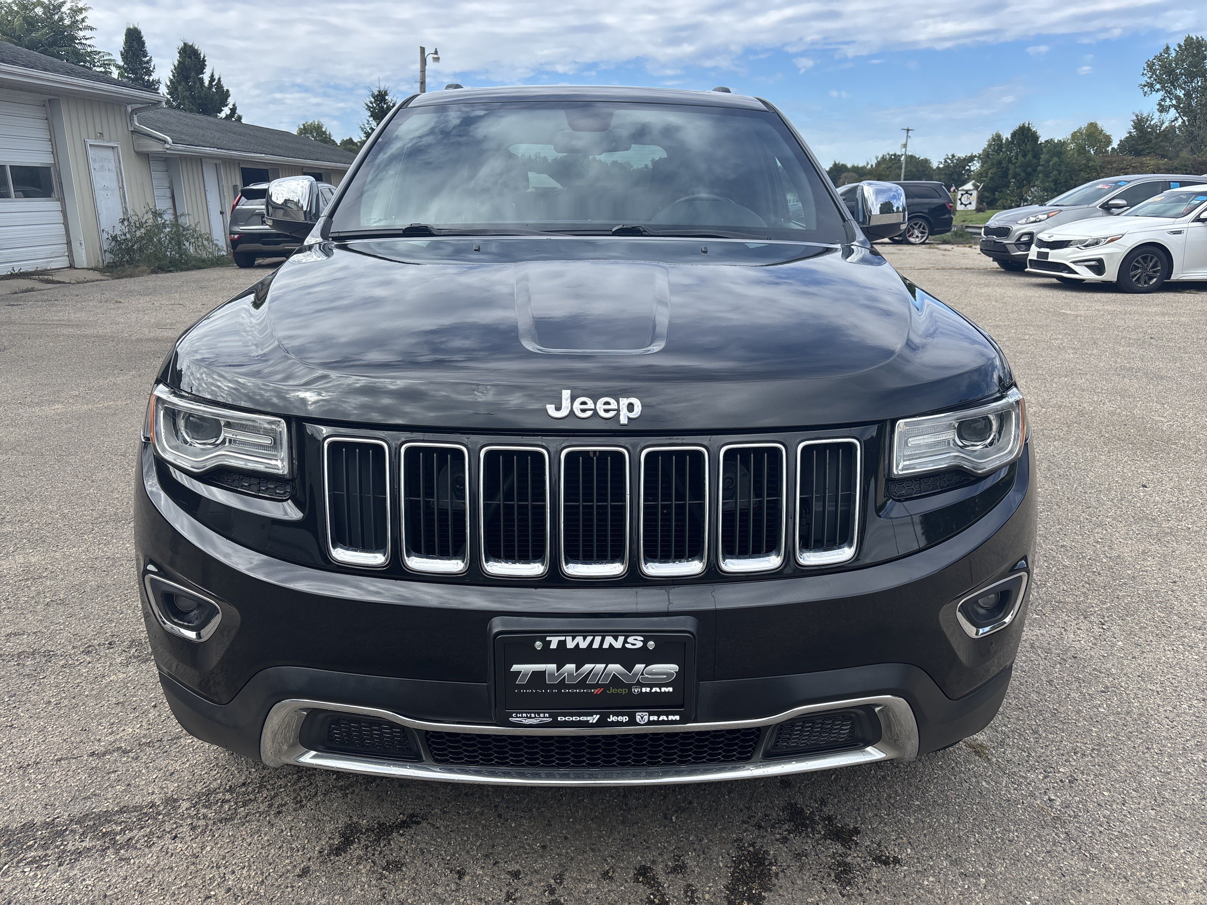 Used 2015 Jeep Grand Cherokee Limited w/ Luxury Group II AWD/4WD image 10