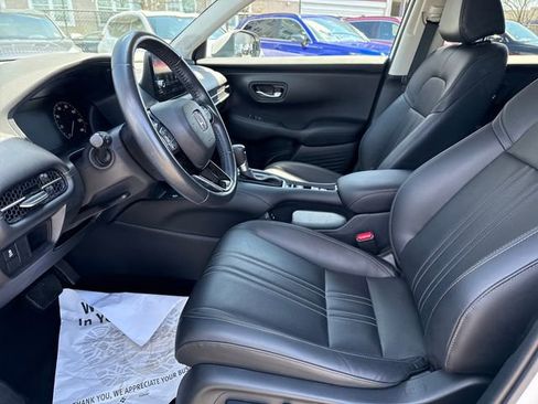 Used 2024 Honda HR-V EX-L image 3