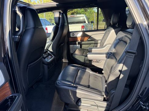 Used 2019 Lincoln Navigator Reserve AWD/4WD image 13