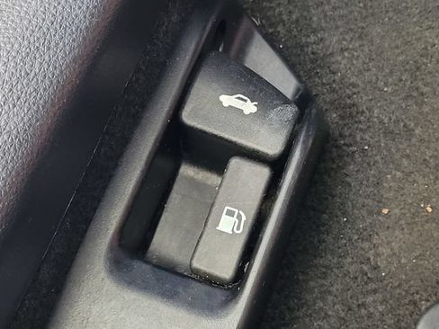 Used 2024 Toyota Corolla LE FWD image 14