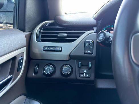 Used 2020 GMC Yukon XL Denali image 19