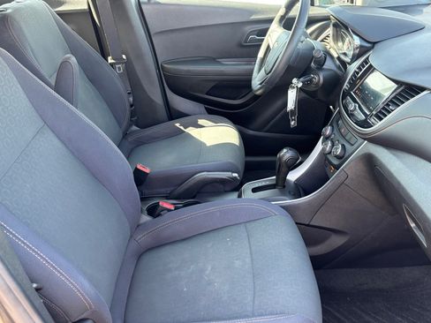 Used 2019 Chevrolet Trax LS FWD image 31