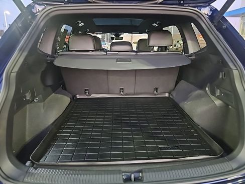 Used 2024 Volkswagen Tiguan SEL R-Line image 31