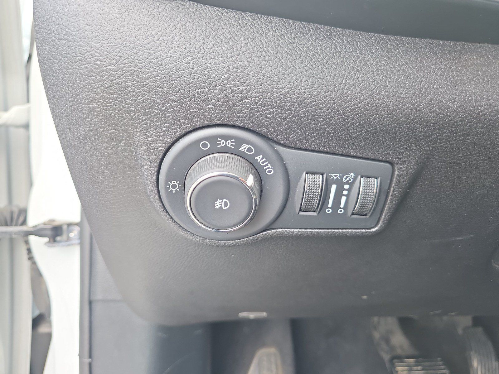 Used 2024 Jeep Compass Latitude AWD/4WD image 24