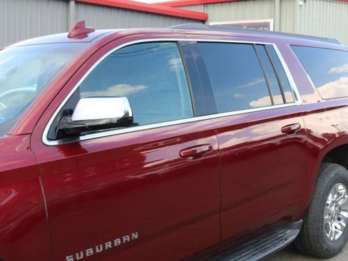 Used 2020 Chevrolet Suburban LS w/ Max Trailering Package AWD/4WD image 4
