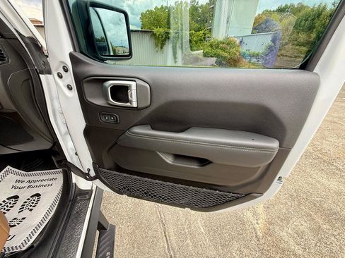 Used 2020 Jeep Wrangler Unlimited Rubicon AWD/4WD image 39