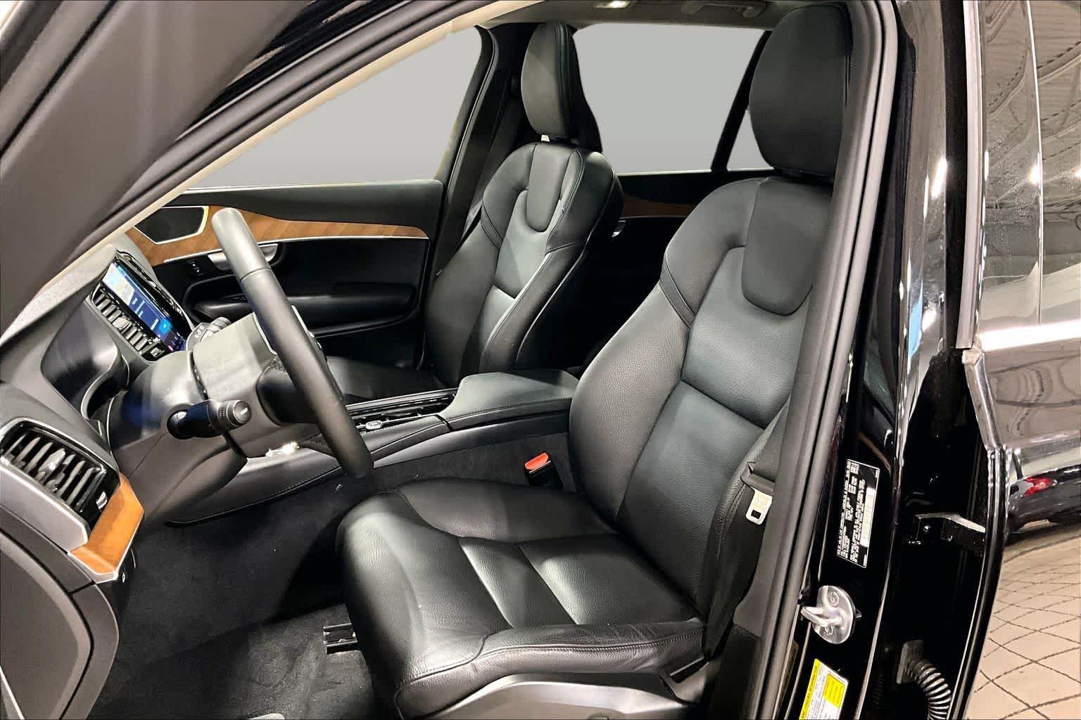 Used 2024 Volvo XC90 B6 Plus AWD/4WD image 9