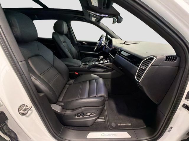 Used 2023 Porsche Cayenne Platinum Edition AWD/4WD image 23