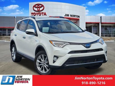 Used 2018 Toyota RAV4 Limited image 2