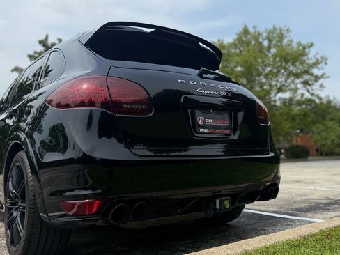 Used 2014 Porsche Cayenne GTS AWD/4WD image 17