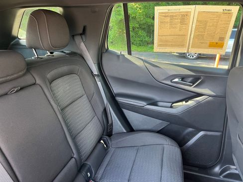 Used 2025 Chevrolet Equinox LT FWD image 37
