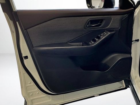 Used 2023 Nissan Rogue S FWD image 20