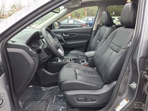 Used 2020 Nissan Rogue SL w/ Premium Package image 13