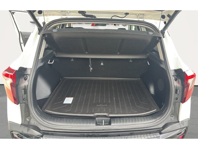 Used 2024 Kia Seltos SX w/ SX Sunroof Package AWD/4WD image 17