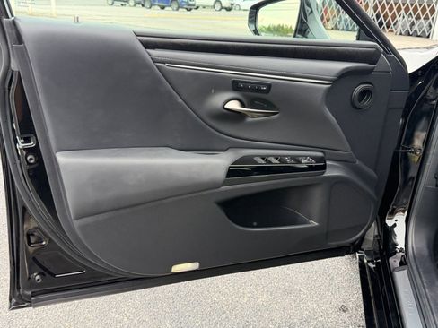 Used 2024 Lexus ES 300h w/ Premium Package FWD image 22