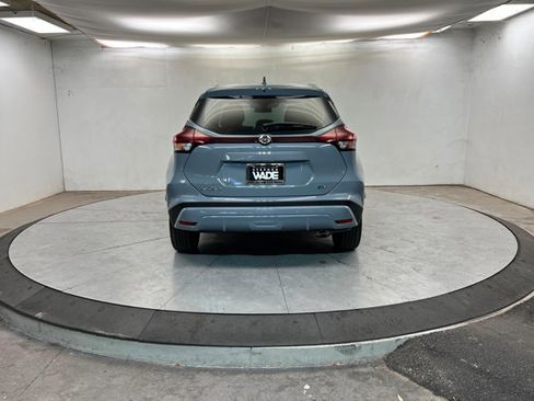 Used 2021 Nissan Kicks SV image 4