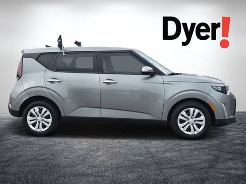 Certified 2024 Kia Soul LX FWD image 2