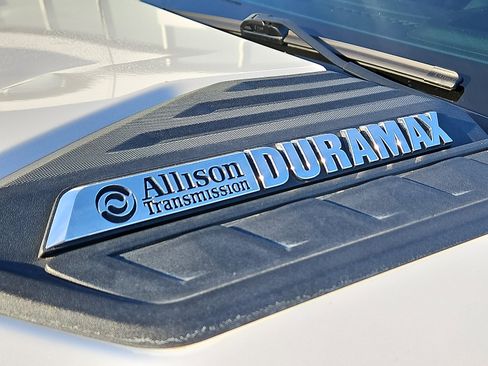 Used 2024 Chevrolet Silverado 2500 LTZ w/ LTZ Plus Package image 6