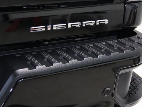 Used 2024 GMC Sierra 2500 Denali Ultimate image 16