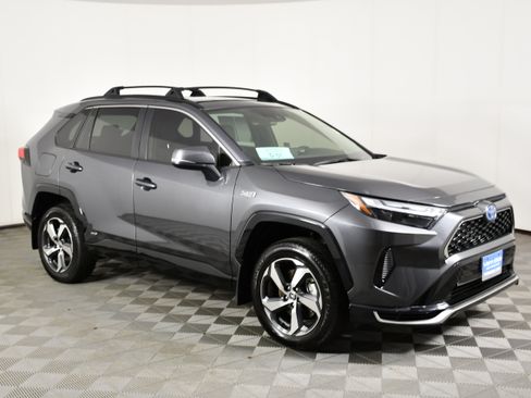 Used 2024 Toyota RAV4 SE w/ Weather & Moonroof Package AWD/4WD image 4