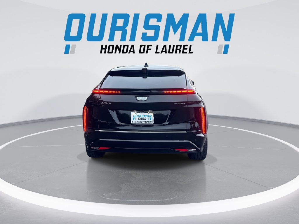 Used 2024 Cadillac Lyriq Luxury AWD/4WD image 7