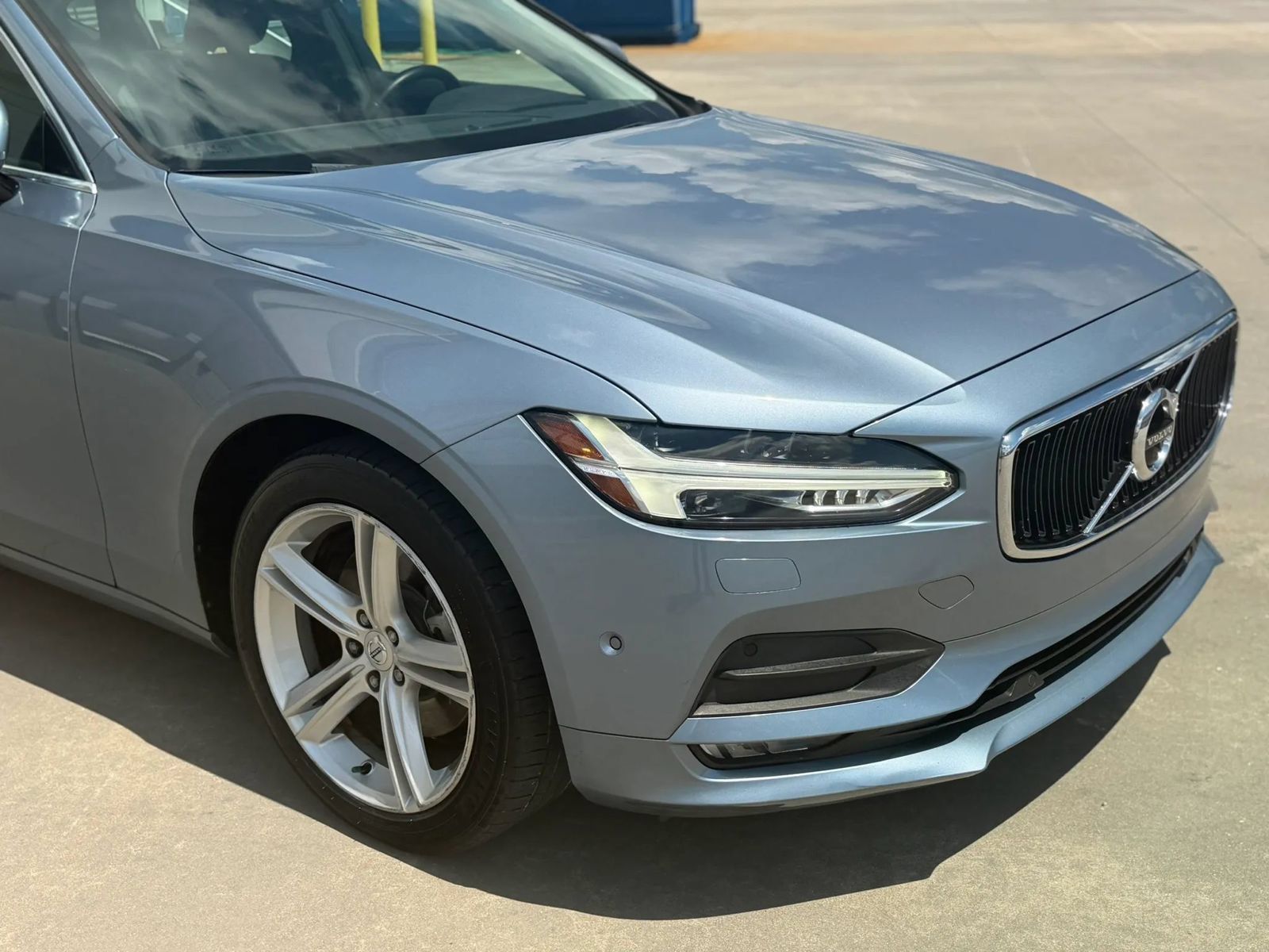 Used 2018 Volvo S90 T5 Momentum w/ Convenience Package FWD image 5