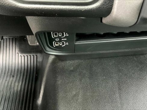 Used 2021 RAM 5500 Tradesman image 33