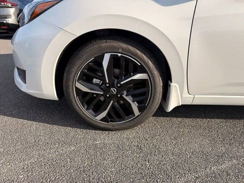 New 2025 Nissan Versa SR w/ Trunk Package image 9