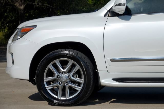 Used 2013 Lexus LX 570 4WD w/ Luxury Pkg w/Pre-crash image 34