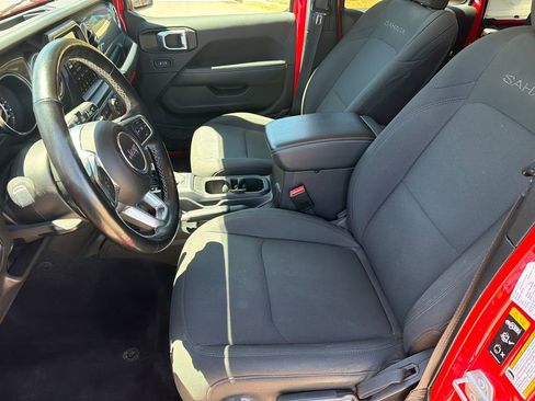 Used 2022 Jeep Wrangler Unlimited Sahara w/ Cold Weather Group AWD/4WD image 9