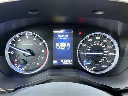 Used 2021 Subaru Ascent Limited w/ Technology Package image 12