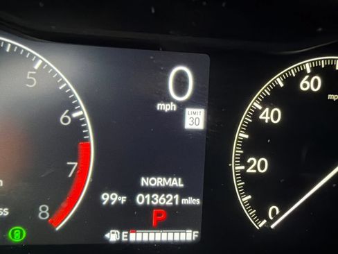 Used 2025 Honda Pilot EX-L image 10