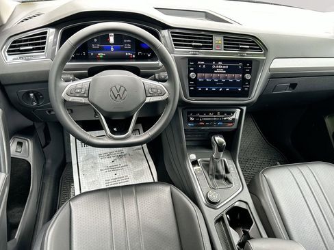 Used 2022 Volkswagen Tiguan SE AWD/4WD image 25