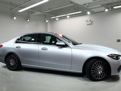 Used 2025 Mercedes-Benz C 300 4MATIC Sedan image 9