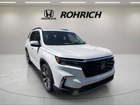 Used 2023 Honda Pilot Elite image 2