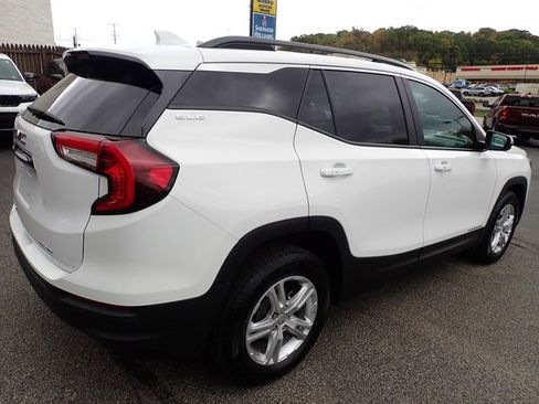 Used 2023 GMC Terrain SLE w/ Driver Convenience Package image 7