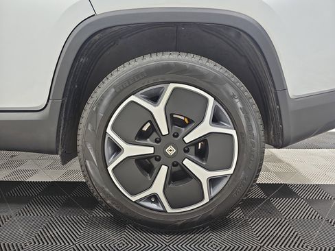 Used 2023 Rivian R1T Adventure image 10