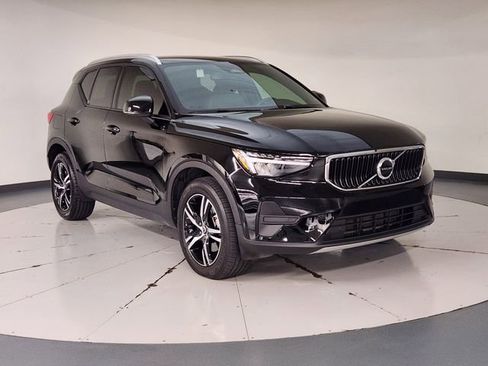 Used 2023 Volvo XC40 B4 Core w/ Protection Package Premier FWD image 7