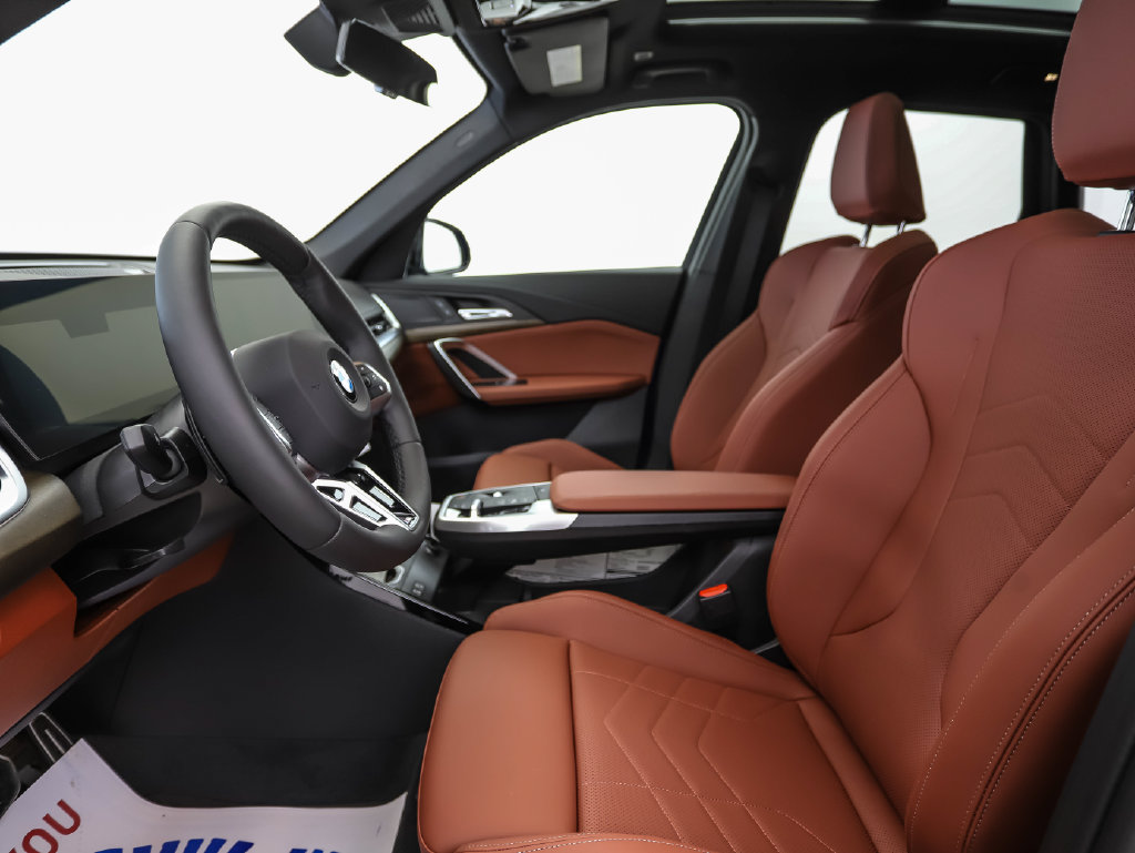 Used 2026 BMW X1 xDrive28i w/ M Sport Package AWD/4WD image 11