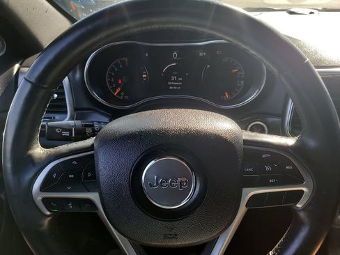 Used 2018 Jeep Grand Cherokee Altitude AWD/4WD image 31