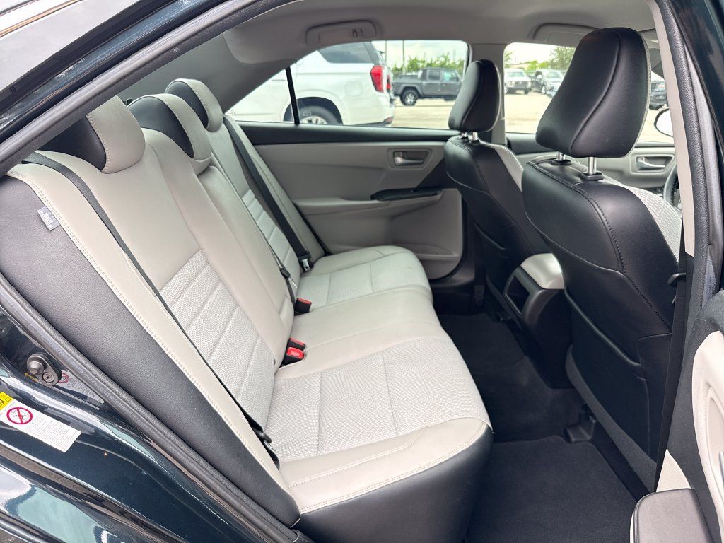 Used 2017 Toyota Camry SE FWD image 21